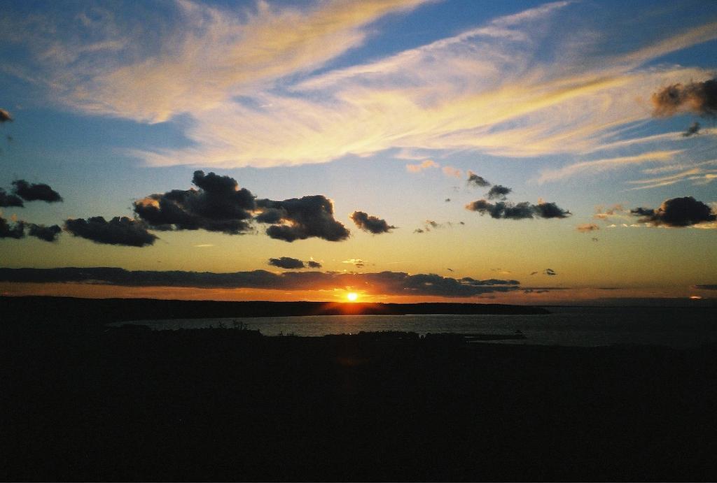 Hotel Montauk Manor Extérieur photo Sunset over the Atlantic Ocean