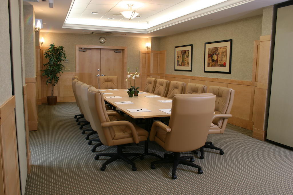 Hotel Montauk Manor Extérieur photo A boardroom