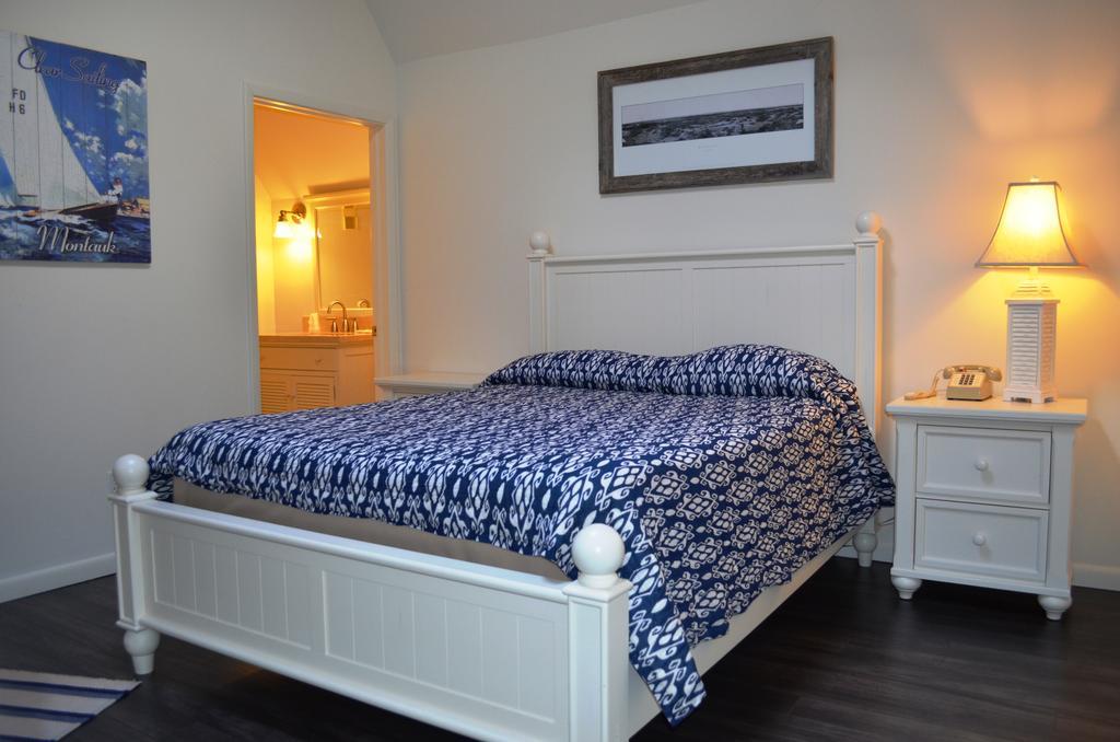 Hotel Montauk Manor Extérieur photo A bedroom at the Inn at the Opera